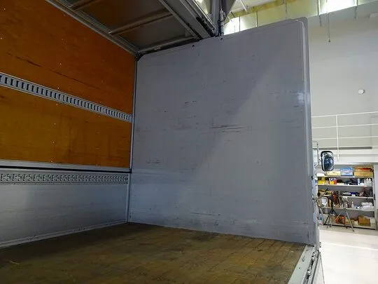 フォワード 2.85t ワイドベッド付 アルミウイング リアエアサス 240ps