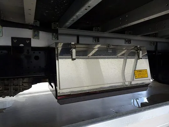 フォワード 2.85t ワイドベッド付 アルミウイング リアエアサス 240ps