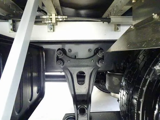 フォワード 2.85t ワイドベッド付 アルミウイング リアエアサス 240ps