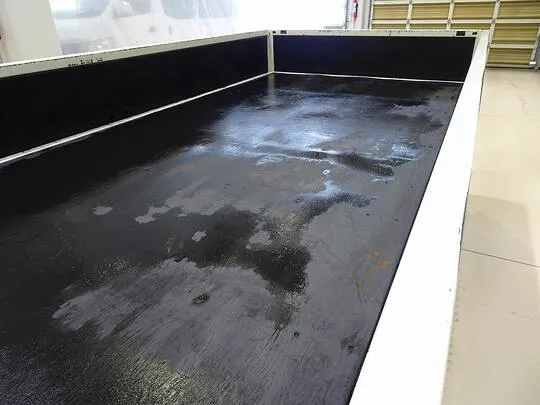 デュトロ 2t 4WD FJL 標準セミロング 平ボデー