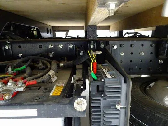 キャンター 2t 全低床 標準 平ボデー