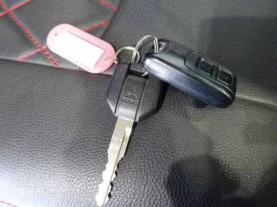 キャンター 2t 全低床 標準 平ボデー