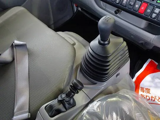 デュトロ 2.7t 4No. 4WD FJL 強化ダンプ 未使用車