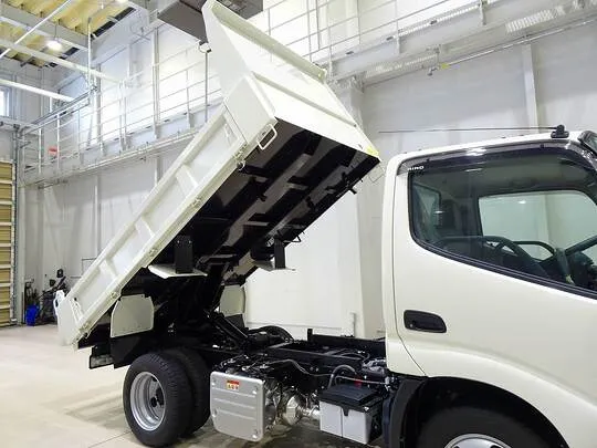 デュトロ 2.7t 4No. 4WD FJL 強化ダンプ 未使用車
