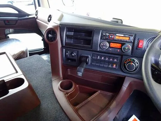 プロフィア 13.8t 4軸 アルミウイング リアエアサス 380ps 未使用車