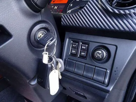 プロフィア 13.8t 4軸 アルミウイング リアエアサス 380ps 未使用車