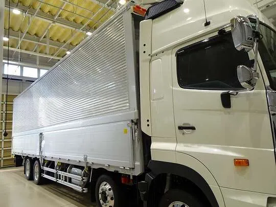 プロフィア 13.8t 4軸 アルミウイング リアエアサス 380ps 未使用車