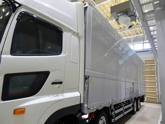 プロフィア 13.8t 4軸 アルミウイング リアエアサス 380ps 未使用車