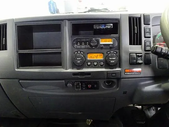 フォワード 2.4t 標準ベッド付 ユニック4段クレーン付 210ps