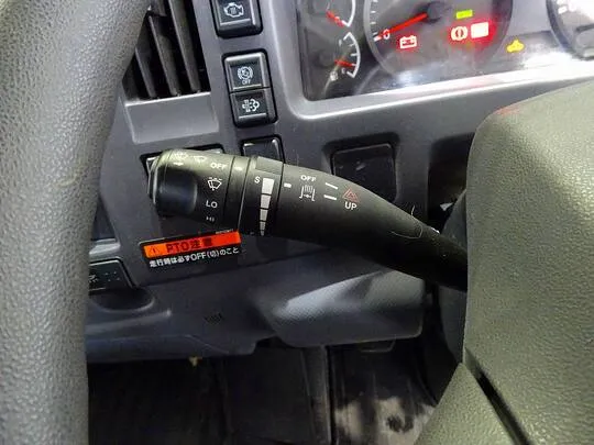 フォワード 2.4t 標準ベッド付 ユニック4段クレーン付 210ps