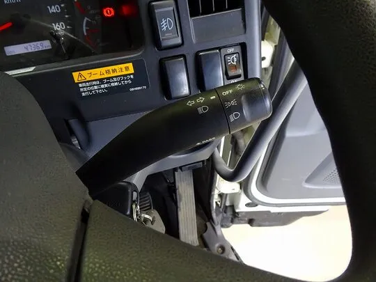 フォワード 2.4t 標準ベッド付 ユニック4段クレーン付 210ps