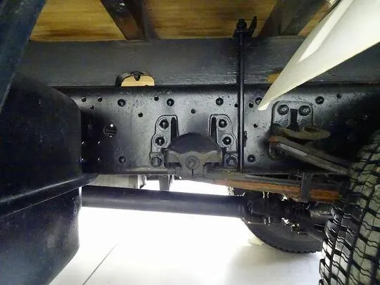 フォワード 2.4t 標準ベッド付 ユニック4段クレーン付 210ps