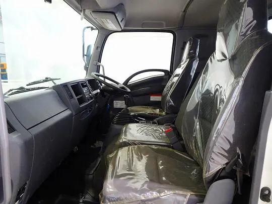 フォワード 2.4t 標準ベッド付 ユニック4段クレーン付 210ps