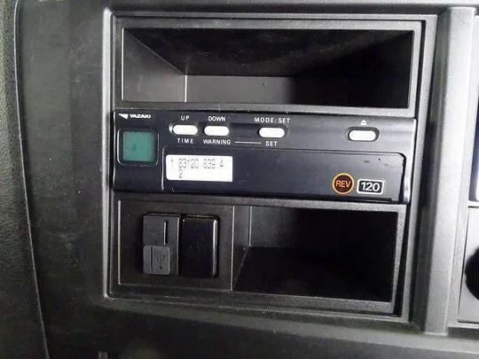 ギガ 13.7t 4軸 アルミウイング リアエアサス 380ps