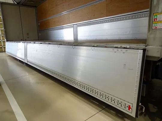 ギガ 13.7t 4軸 アルミウイング リアエアサス 380ps