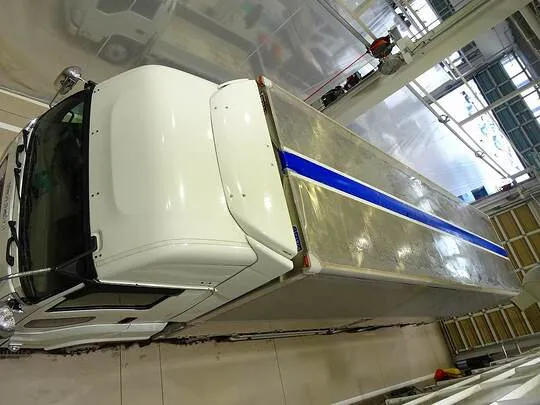 ギガ 13.7t 4軸 アルミウイング リアエアサス 380ps