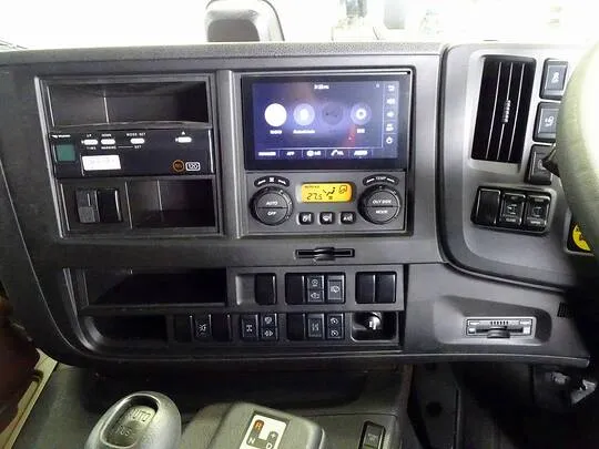 ギガ 13.7t 4軸 アルミウイング リアエアサス 380ps