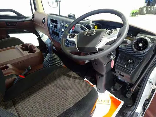 レンジャー 5.8t 増トン 4WD 標準ベッド付 平ボデー 240ps 未使用車