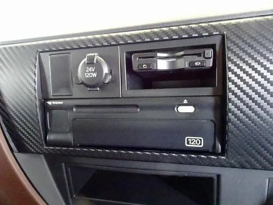 レンジャー 2.85t ワイドベッド付 アルミウイング 240ps