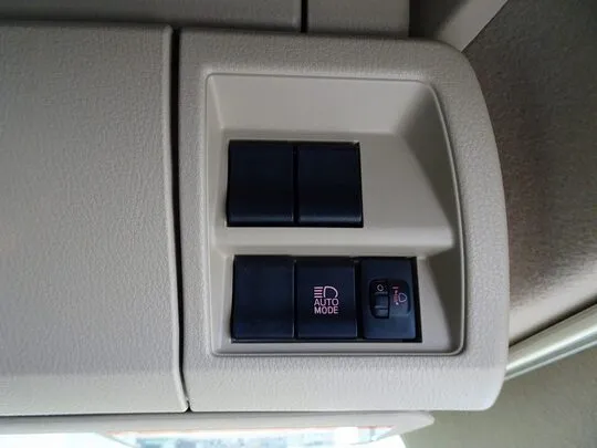 レンジャー 2.85t ワイドベッド付 アルミウイング 240ps