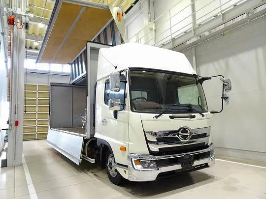 レンジャー 2.85t ワイドベッド付 アルミウイング 240ps