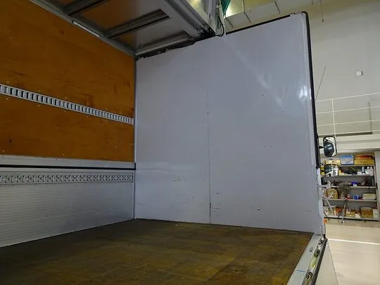 レンジャー 2.85t ワイドベッド付 アルミウイング 240ps