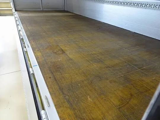 レンジャー 2.85t ワイドベッド付 アルミウイング 240ps