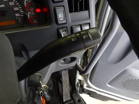 フォワード 2.85t 標準ベッドレス 深ダンプ 210ps