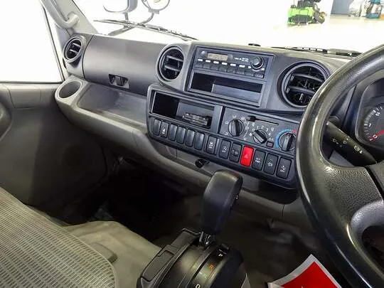 トヨエース 2t FJL 標準 平ボデー 総重量5t未満