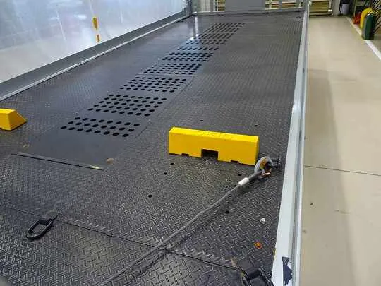 エルフ 2.95t FFL ワイド超ロング キャリアカー(車載)