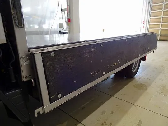 キャンター 2t 全低床 標準 平ボデー