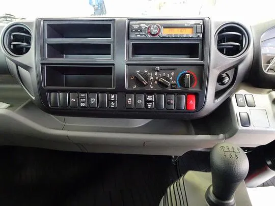 デュトロ 4.65t 高床 ワイド超ロング 平ボデー 未使用車