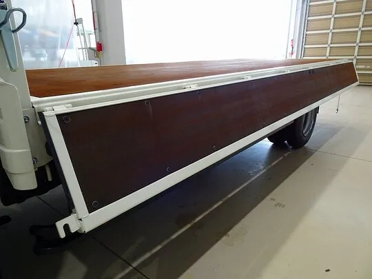 デュトロ 4.65t 高床 ワイド超ロング 平ボデー 未使用車