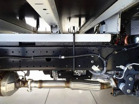 デュトロ 4.65t 高床 ワイド超ロング 平ボデー 未使用車