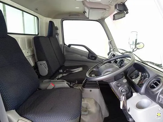 デュトロ 4.65t 高床 ワイド超ロング 平ボデー 未使用車