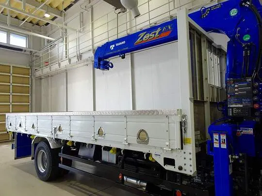 【年次点検済】フォワード 2.3t 標準ベッドレス タダノ4段クレーン付 210ps