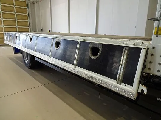 【年次点検済】フォワード 2.3t 標準ベッドレス タダノ4段クレーン付 210ps