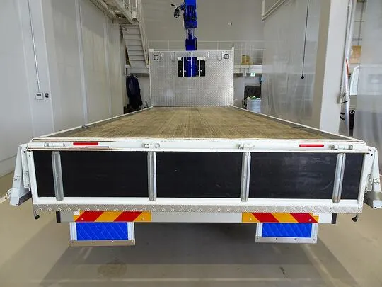 【年次点検済】フォワード 2.3t 標準ベッドレス タダノ4段クレーン付 210ps