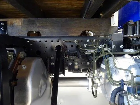 【年次点検済】フォワード 2.3t 標準ベッドレス タダノ4段クレーン付 210ps