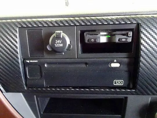 レンジャー 2.85t ワイドベッド付 アルミウイング 240ps