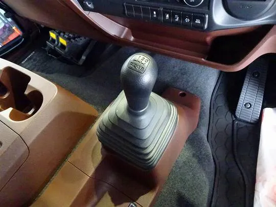 レンジャー 2.85t ワイドベッド付 アルミウイング 240ps