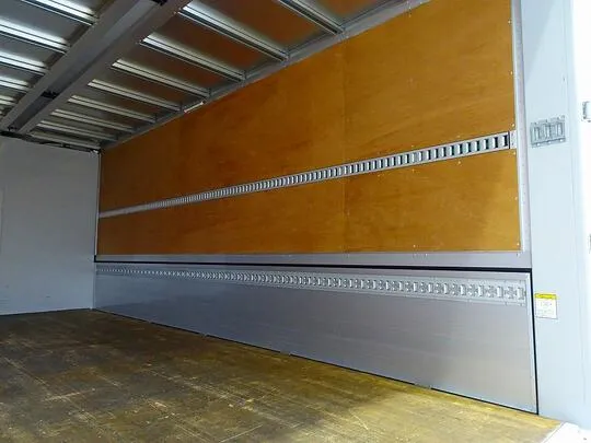 レンジャー 2.85t ワイドベッド付 アルミウイング 240ps