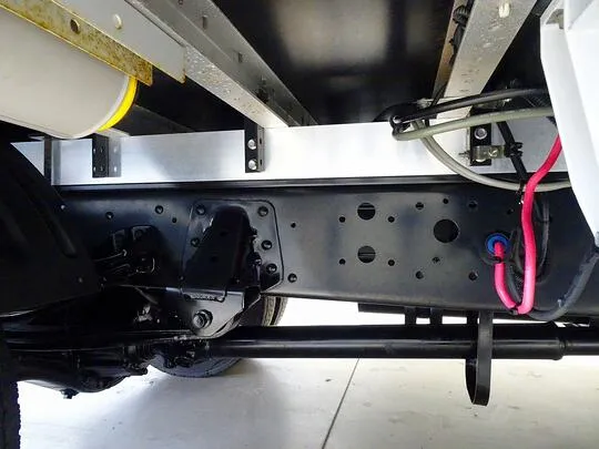 レンジャー 2.85t ワイドベッド付 アルミウイング 240ps