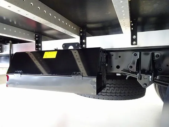 レンジャー 2.85t ワイドベッド付 アルミウイング 240ps