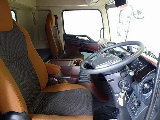 レンジャー 2.85t ワイドベッド付 アルミウイング 240ps