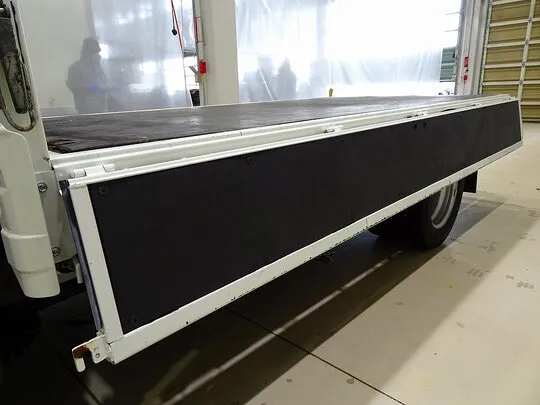 デュトロ 2t 4WD FJL 標準セミロング 平ボデー