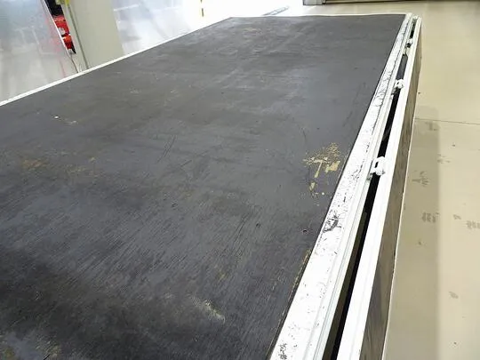 デュトロ 2t 4WD FJL 標準セミロング 平ボデー