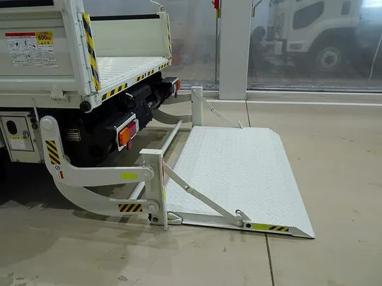 ダイナ 1.3t 4WD JL Wタイヤ アーム式P/G付