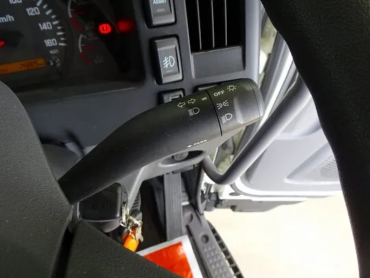 フォワード 2.85t 標準ベッドレス 深ダンプ 210ps