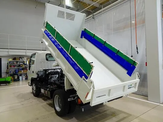 エルフ 2t 4WD FFL 強化ダンプ 未使用車